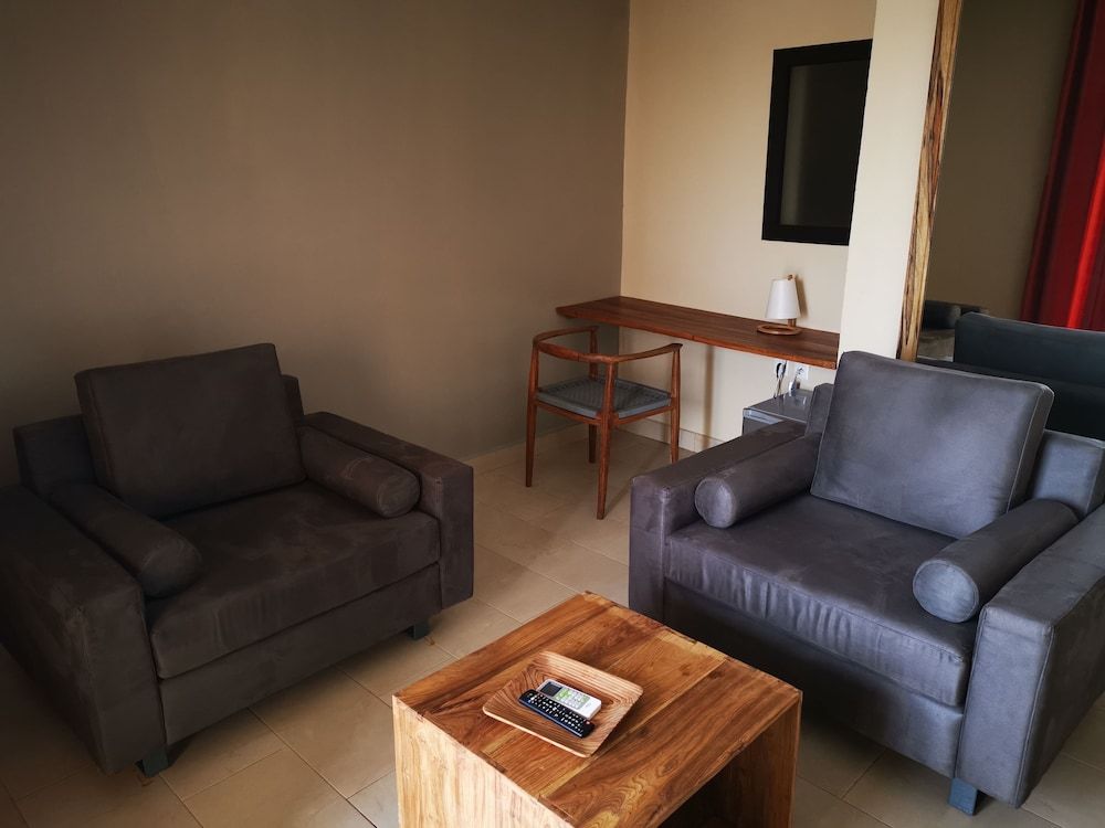 Au Bord De L'Eau Superior Suite 7