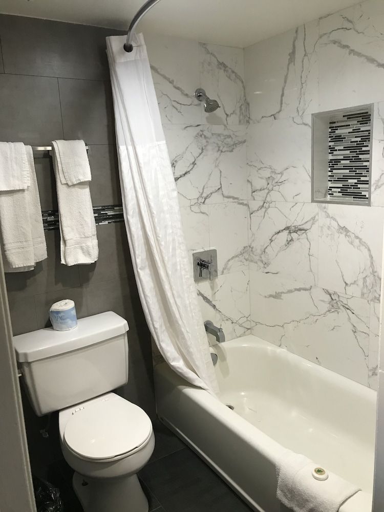 Economy Inn LAX Economy Single Room, 1 King Bed 3