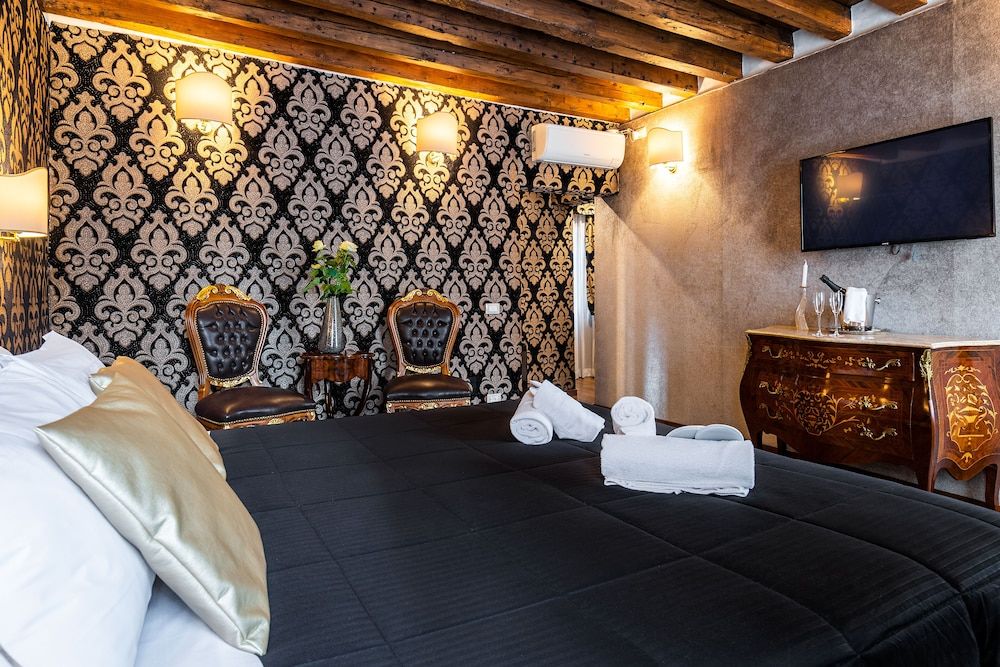 Domus Superior Superior Double or Twin Room, Canal View 11