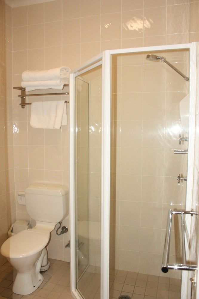 Country Plaza Queanbeyan Deluxe Room, 1 King Bed 6