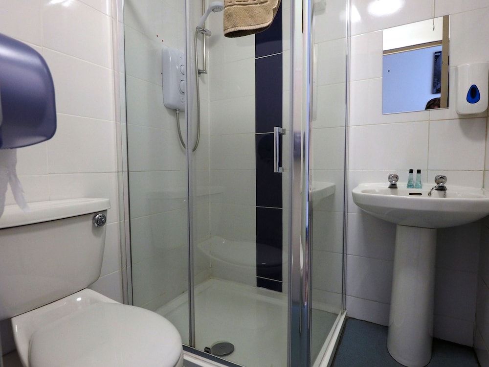 St. Christopher's Inn Edinburgh - Hostel Basic Double Room, Ensuite 7