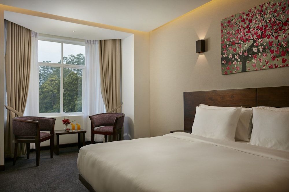 Galway Heights Hotel Deluxe Double or Twin Room, Non Smoking, Mountain View