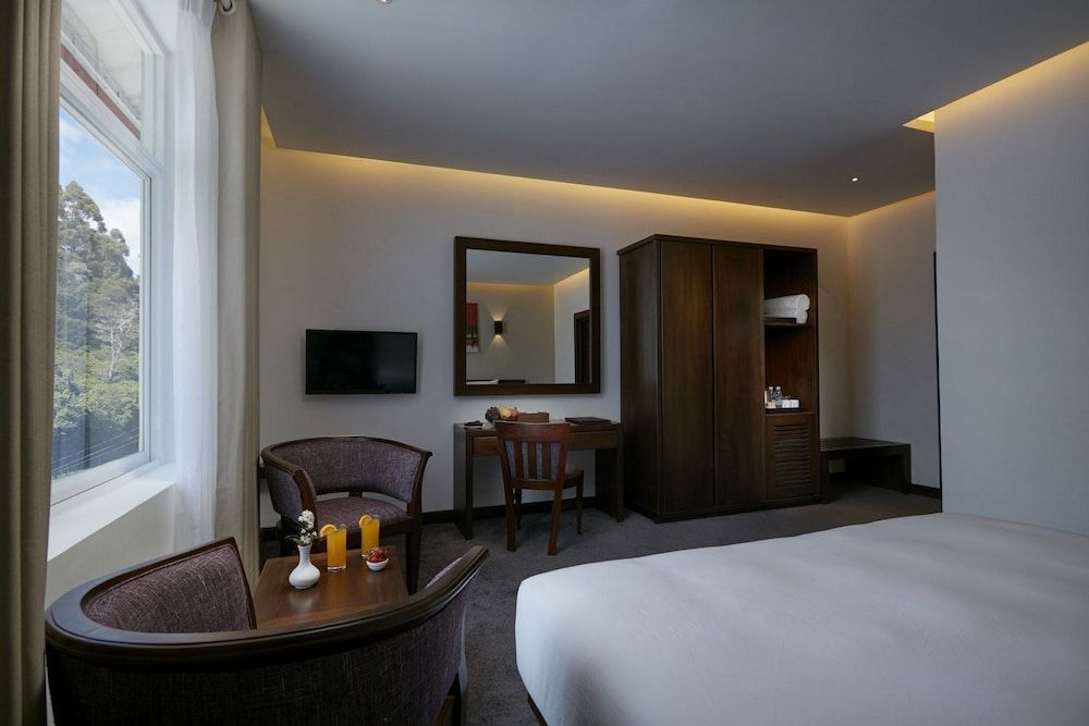 Galway Heights Hotel Deluxe Double or Twin Room, Non Smoking, Mountain View 4