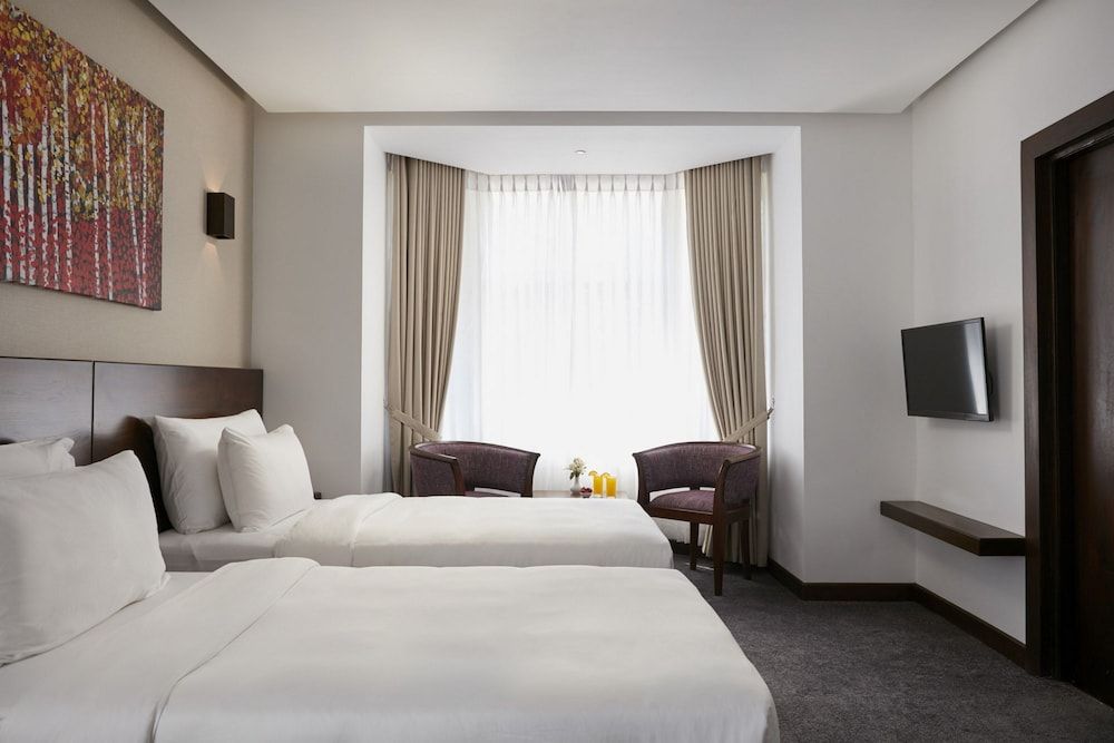 Galway Heights Hotel Deluxe Double or Twin Room, Non Smoking, Mountain View 2