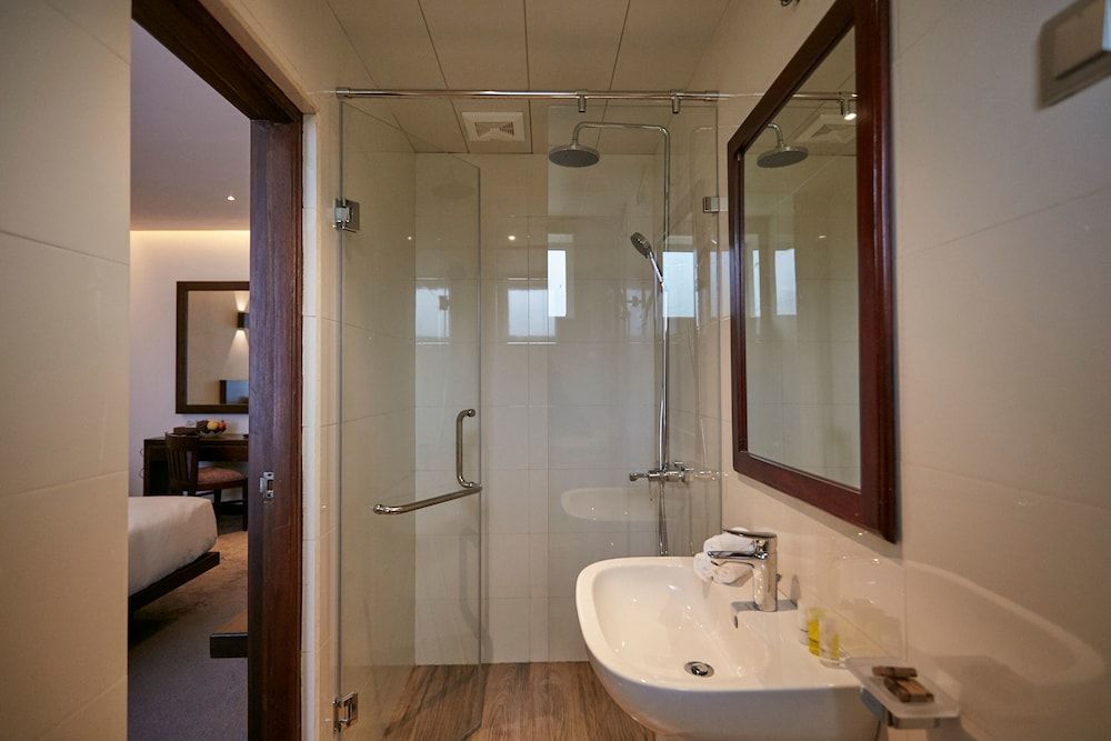 Galway Heights Hotel Deluxe Double or Twin Room, Non Smoking, Mountain View 10