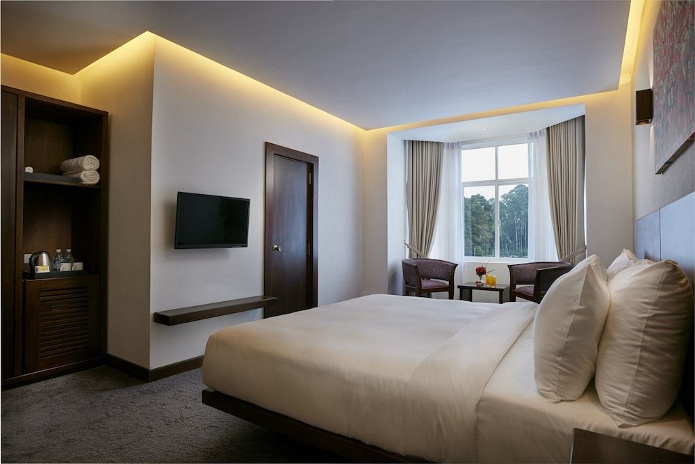 Galway Heights Hotel Deluxe Double or Twin Room, Non Smoking, Mountain View 3