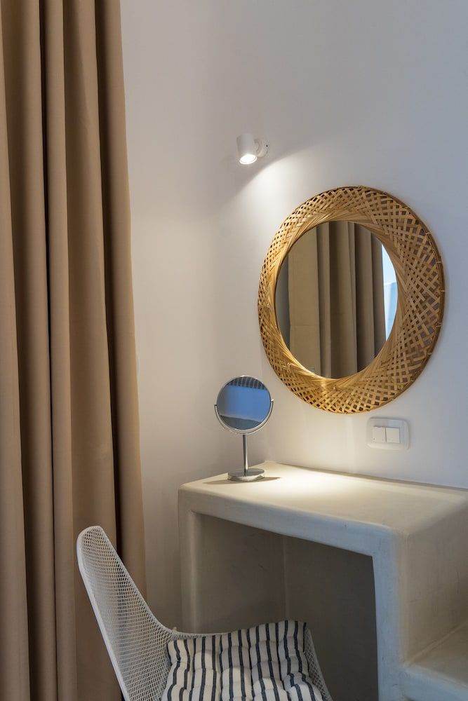 Lavadoze Luxury Suites - Adults only Superior Suite, Private Pool 8