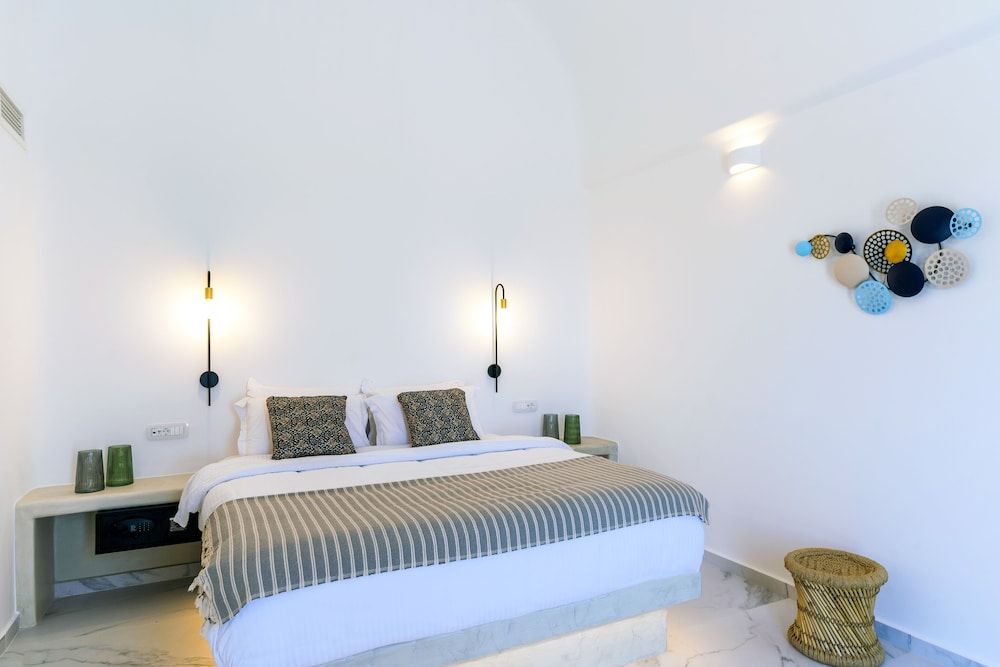 Lavadoze Luxury Suites - Adults only Superior Suite, Private Pool 3