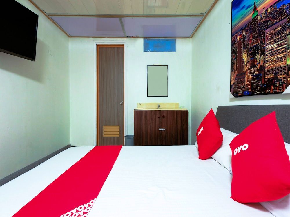 Remedios Apartment Deluxe Double Room 3