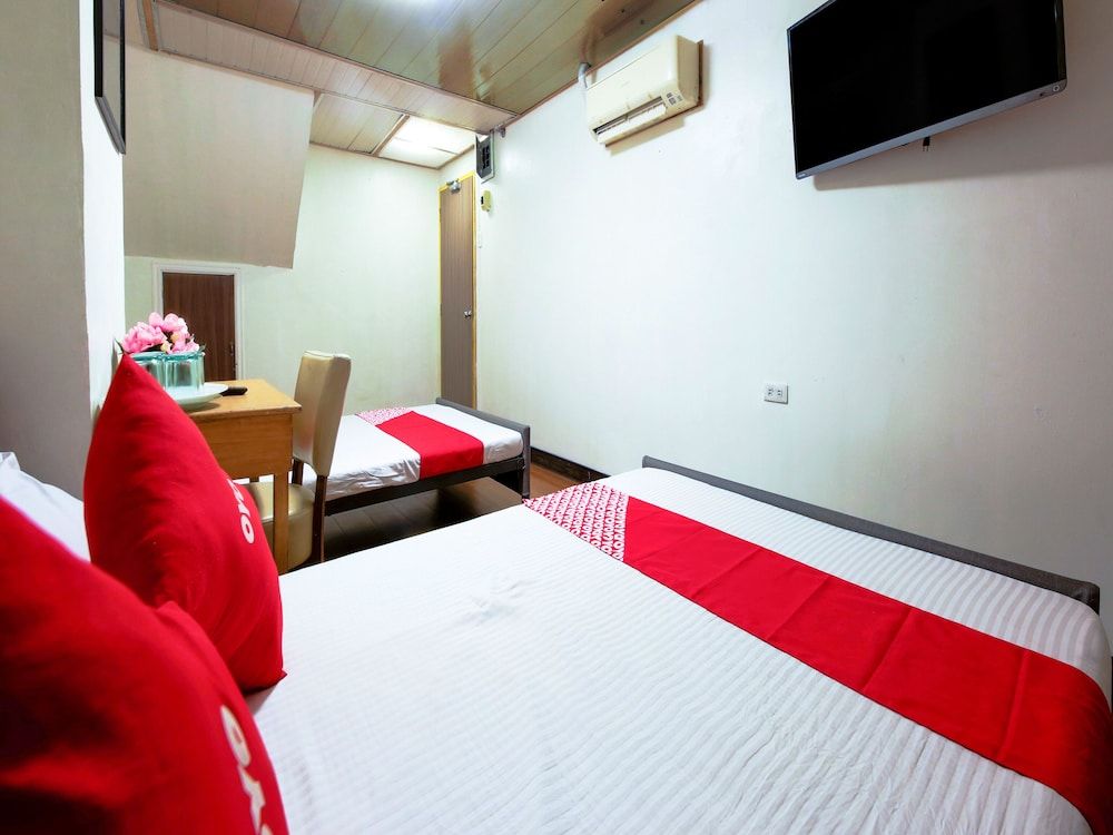 Remedios Apartment Deluxe Double Room 6