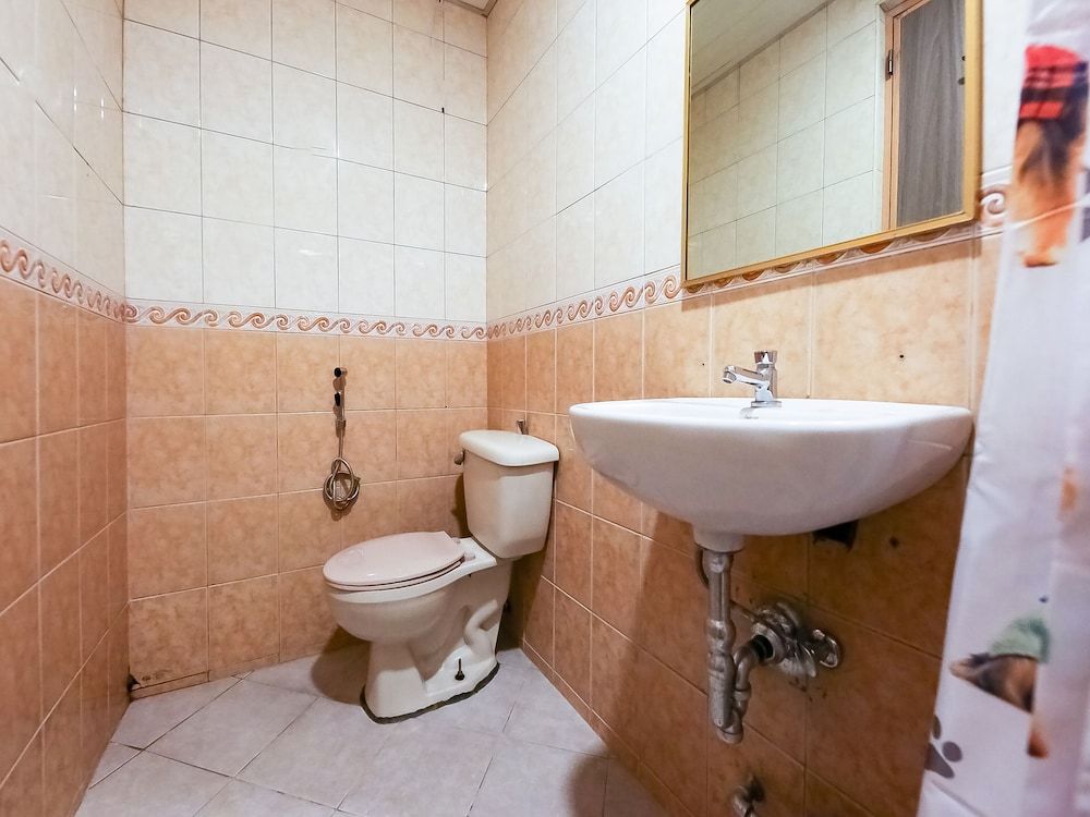 Remedios Apartment Standard Double Room 6