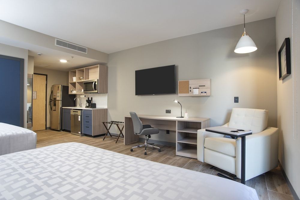 Studio Suite, 1 King Bed, Accessible Bathtub, City View