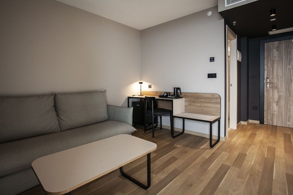 Hotel Primavera Park **** Superior Deluxe Room, Terrace, Pool View (3 Adults + 1 children) 5