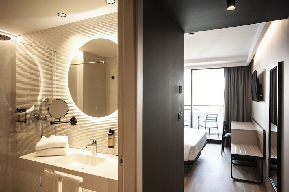 Hotel Primavera Park **** Superior Double Room, Terrace, City View 5