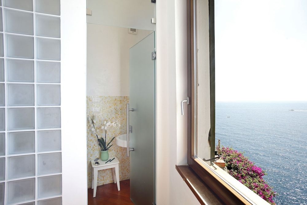 Arpaiu - Odeyo Sas Superior Double Room, Sea View 7