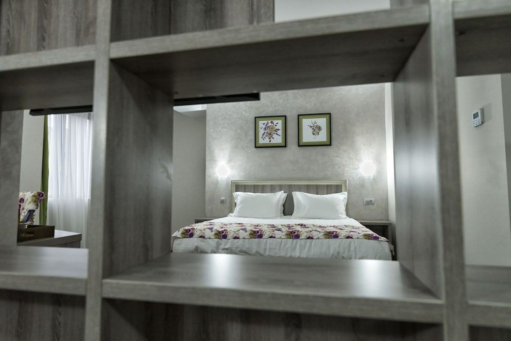 Suite (Prestige)