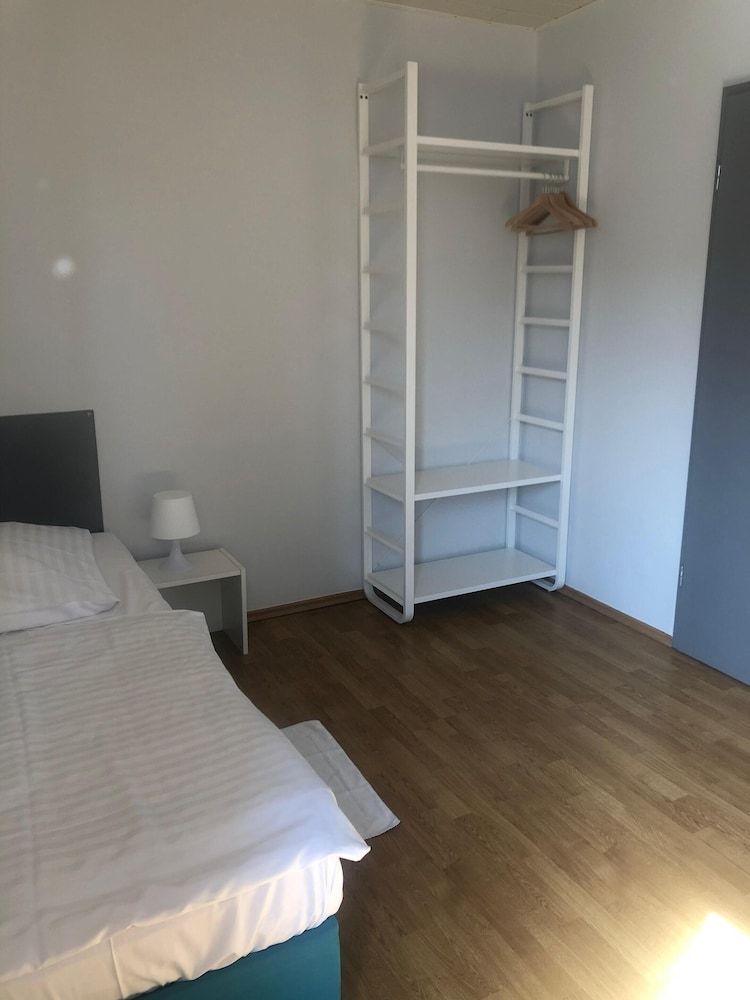 Hotel Schwaferts Single Room, Shared Bathroom 7