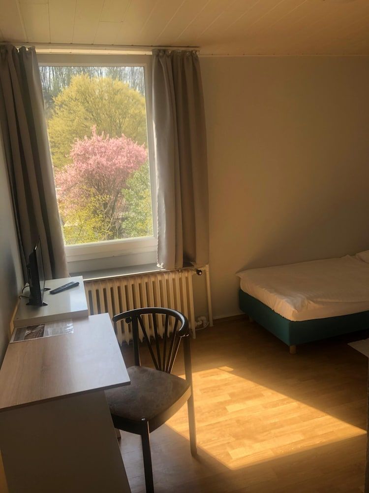 Hotel Schwaferts Single Room, Shared Bathroom 14