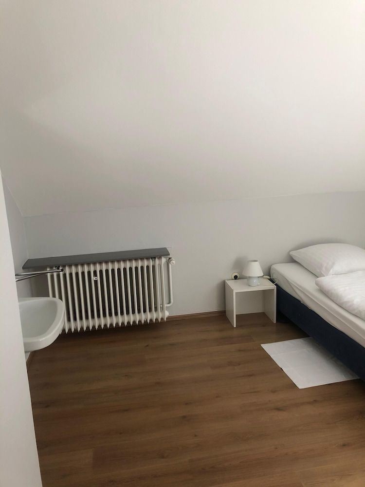 Hotel Schwaferts Single Room, Shared Bathroom 13