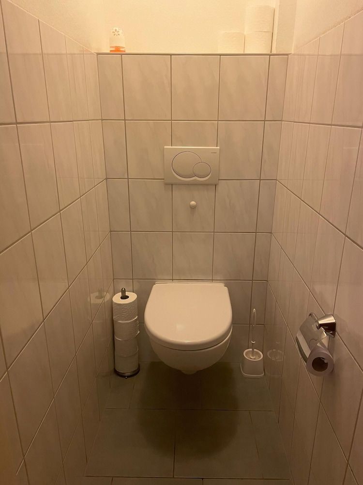 Hotel Schwaferts Single Room, Shared Bathroom 9