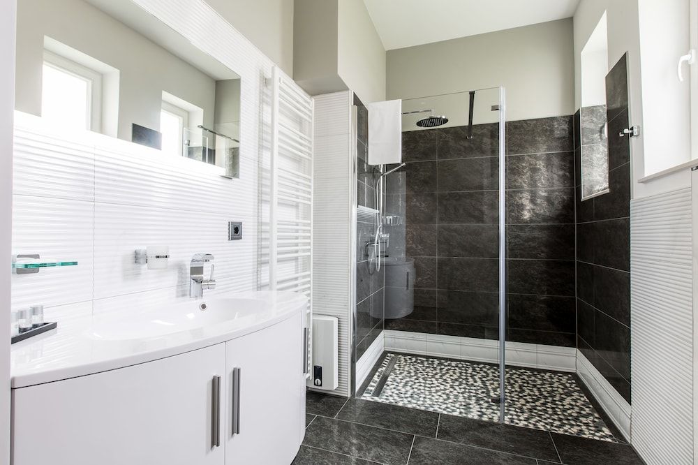 Adelhoff Presidential Suite 2