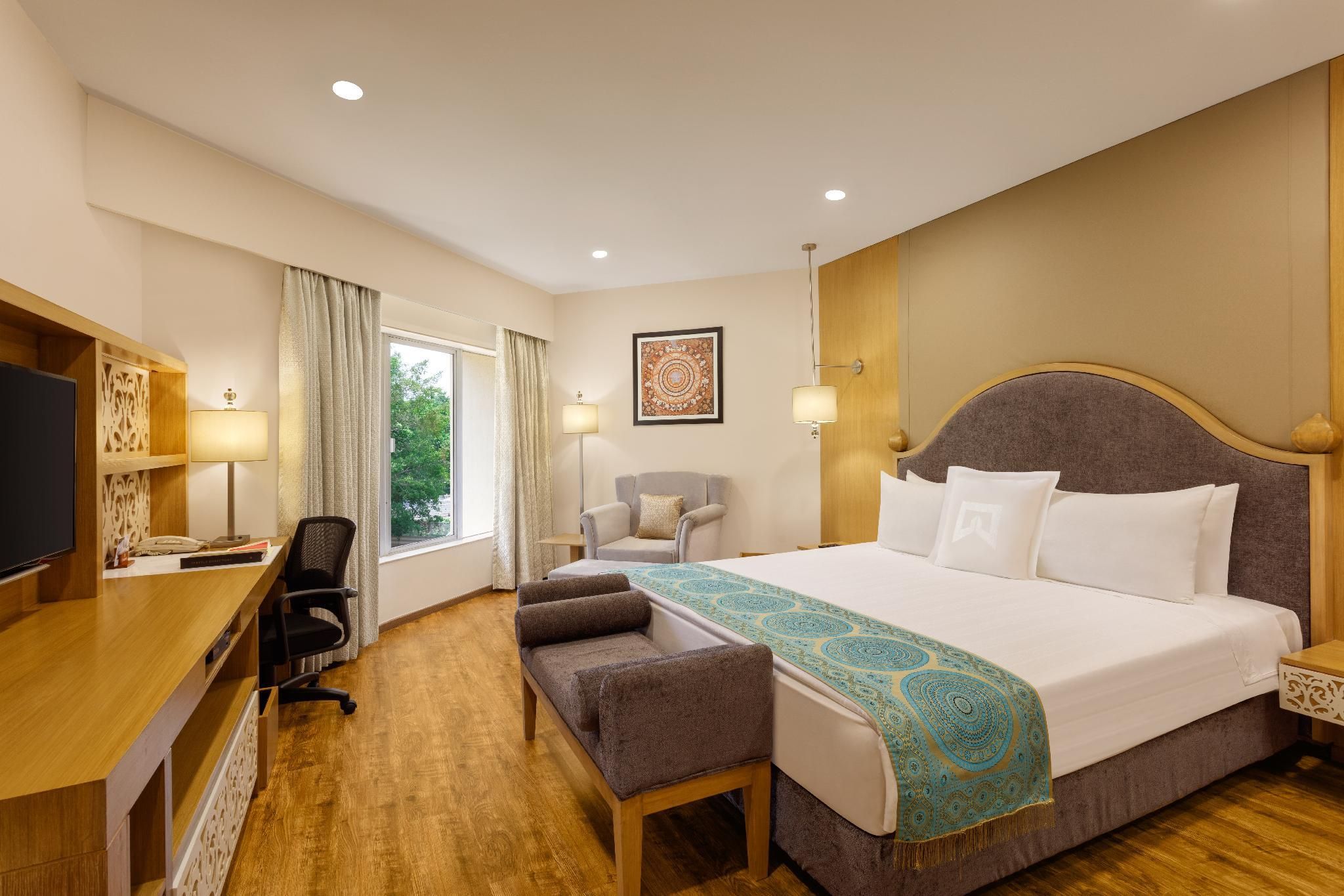 DELUXE SUITE QUEEN BED DOUBLE BED EXTRABED GARDEN VIEW