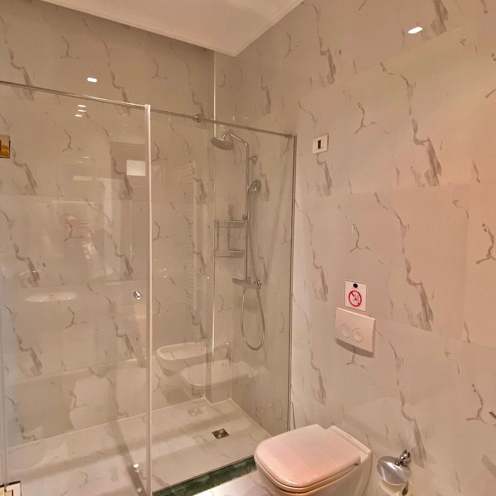 undefined Hotel Opera 7