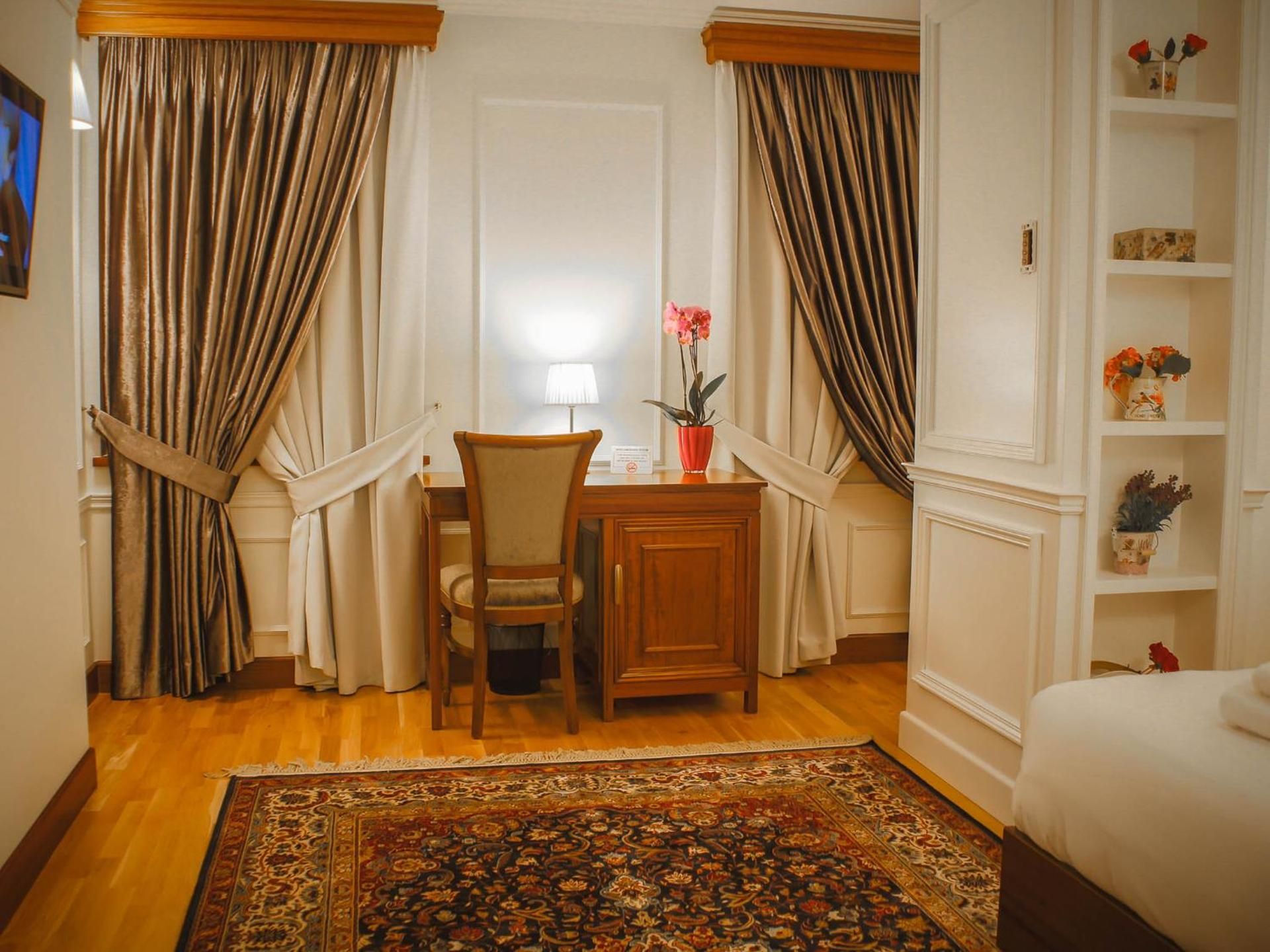 undefined Hotel Opera 4