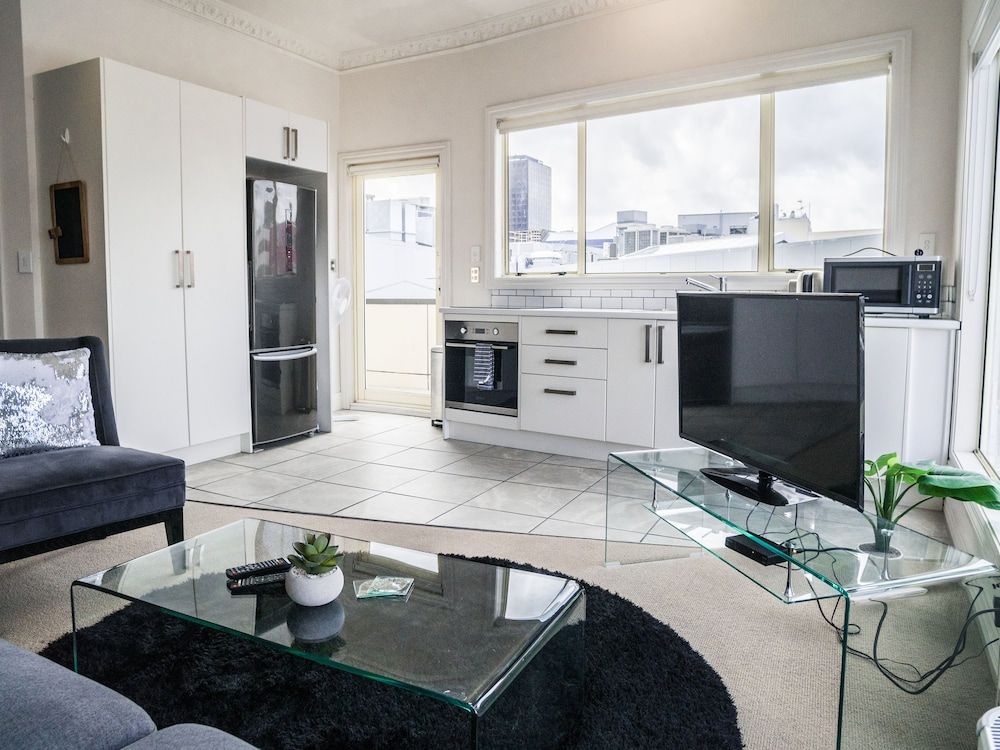 U Suites on Manners Penthouse, 2 Bedrooms, Balcony (Level 4 - lift access to Level 2 only) 7