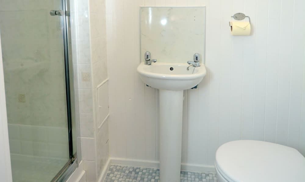 Varis House Double Room, Ensuite 7