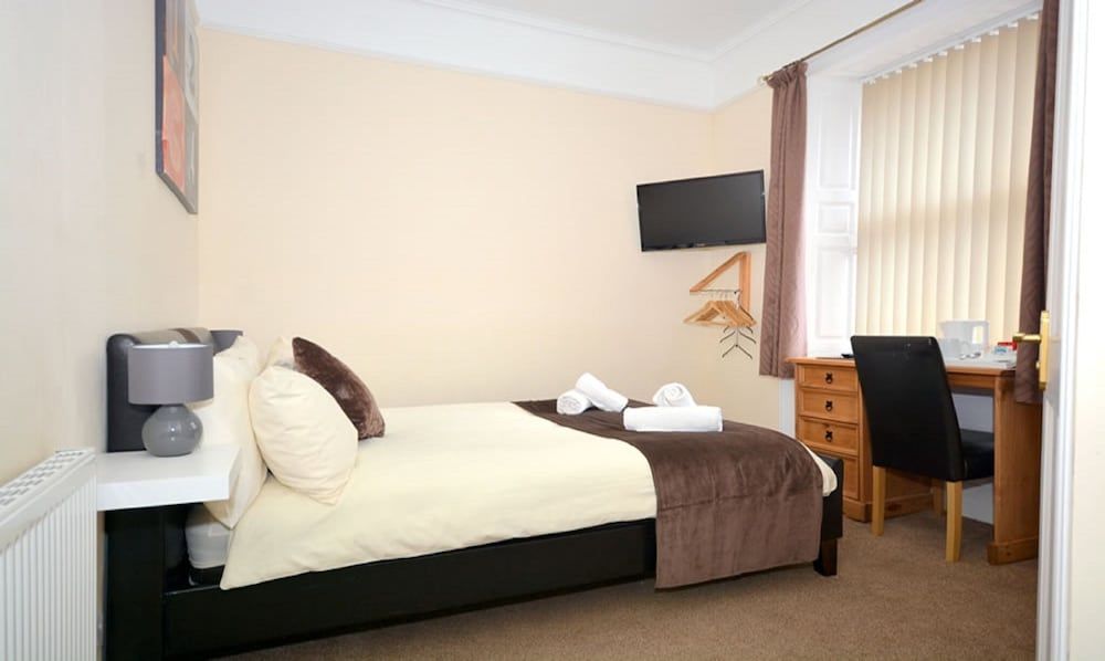 Varis House Classic Triple Room, Ensuite (Family  Room) 2