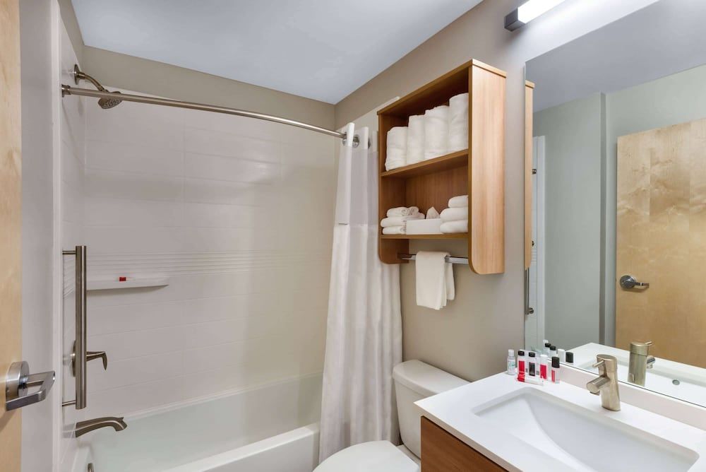 Room, 1 Queen Bed, Accessible, Non Smoking (Mobility,Hearing Impaired)