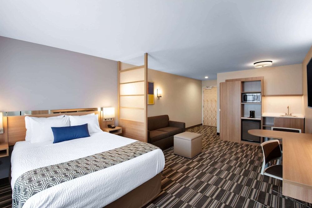 Studio Suite, 1 Queen Bed, Non Smoking