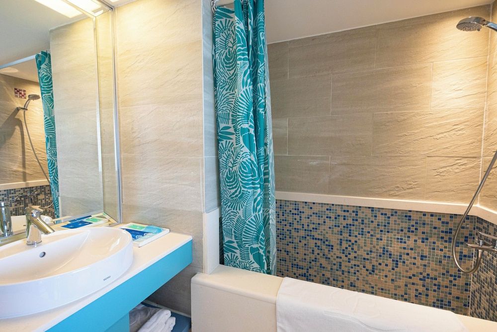 Kenting Long Beach Hotel Standard Twin Room 5