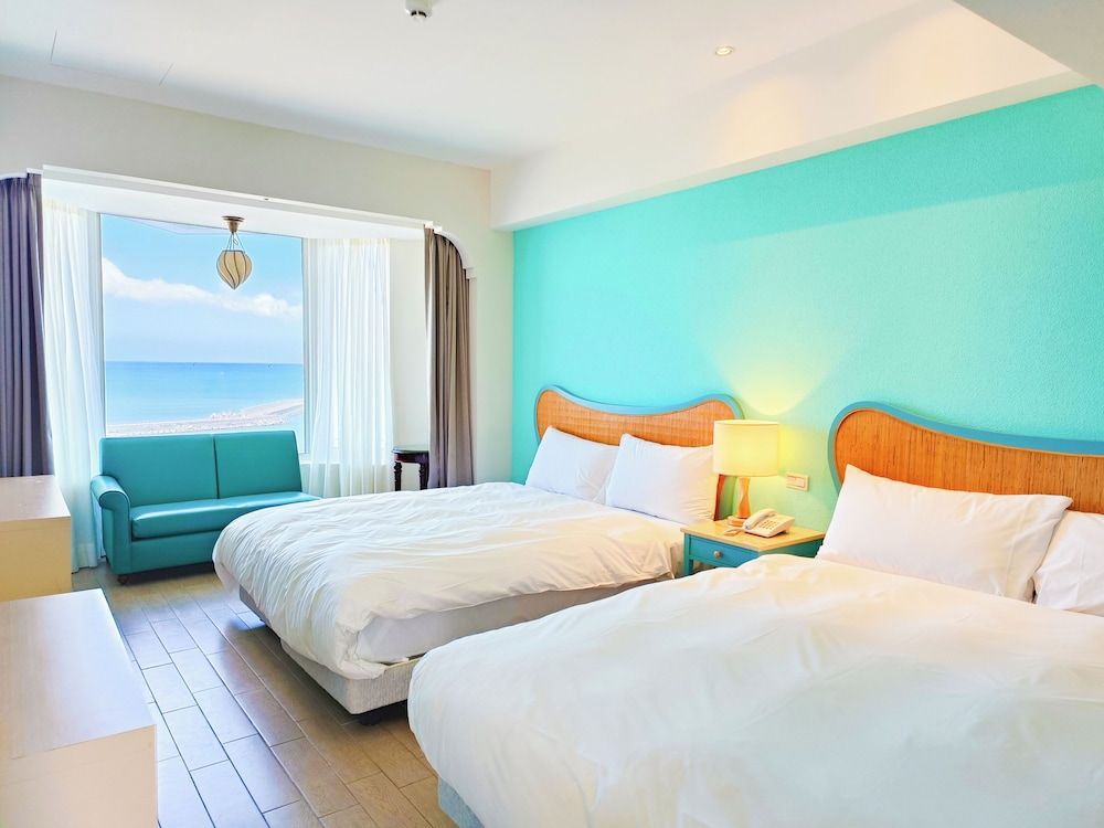Kenting Long Beach Hotel Classic Quadruple Room, Ocean View 3