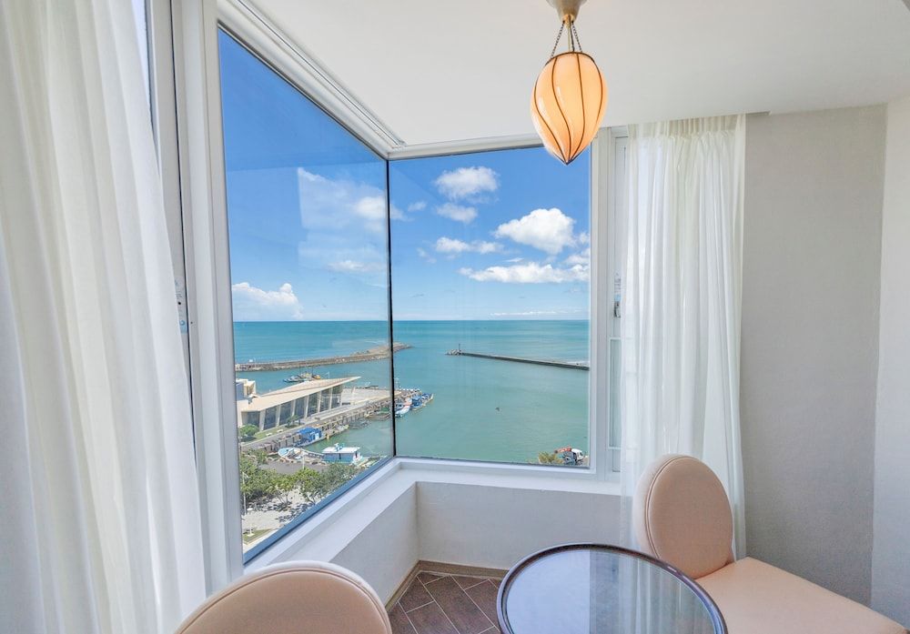 Kenting Long Beach Hotel Classic Quadruple Room, Ocean View 5