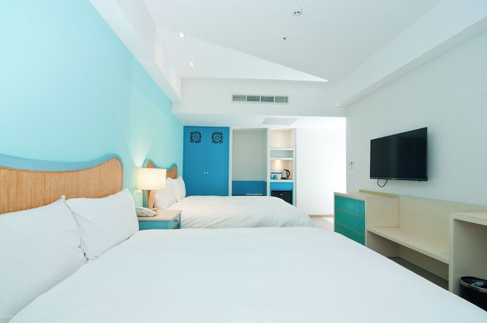 Kenting Long Beach Hotel Classic Quadruple Room, Ocean View 2