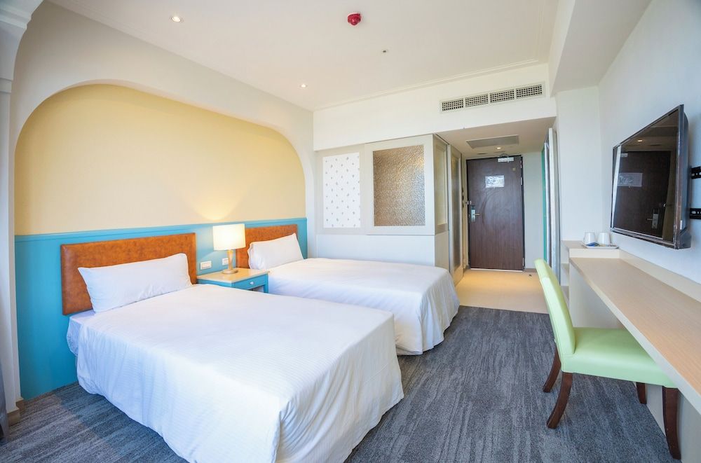 Kenting Long Beach Hotel Classic Twin Room, Ocean View 3