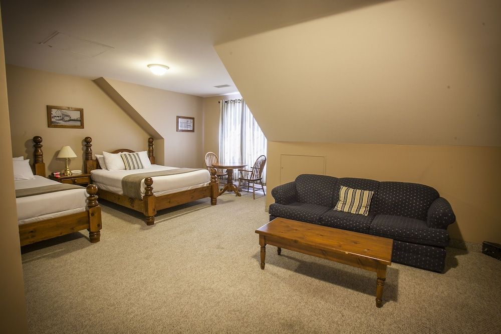 Seacliffe Inn Suite 3