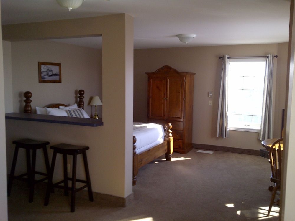 Seacliffe Inn Suite 2