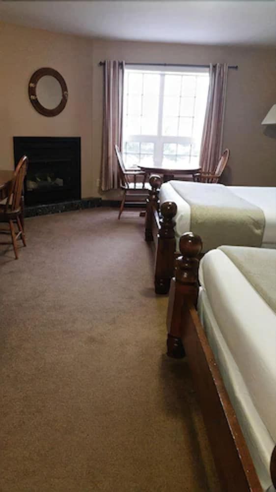 Seacliffe Inn Standard Room, 2 Queen Beds 9