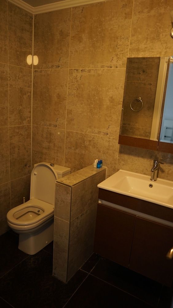 Karyada Hotel Studio, Pool View 17