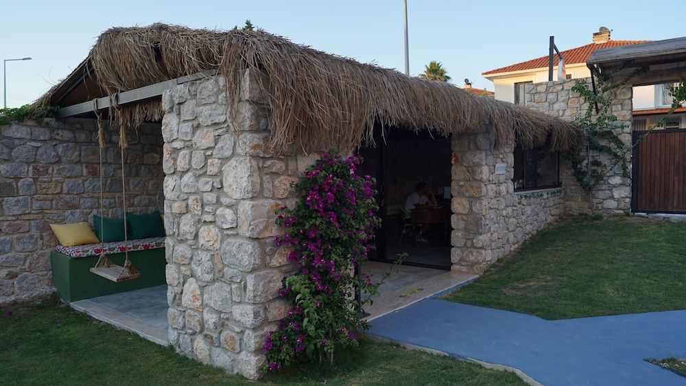 undefined Karyada Hotel 7