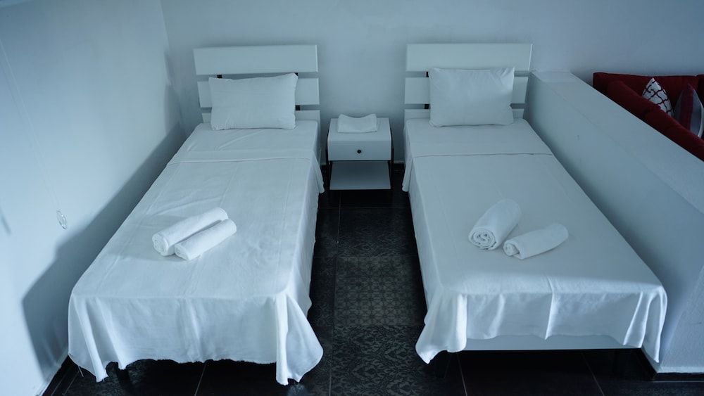 Karyada Hotel Studio, Pool View 7