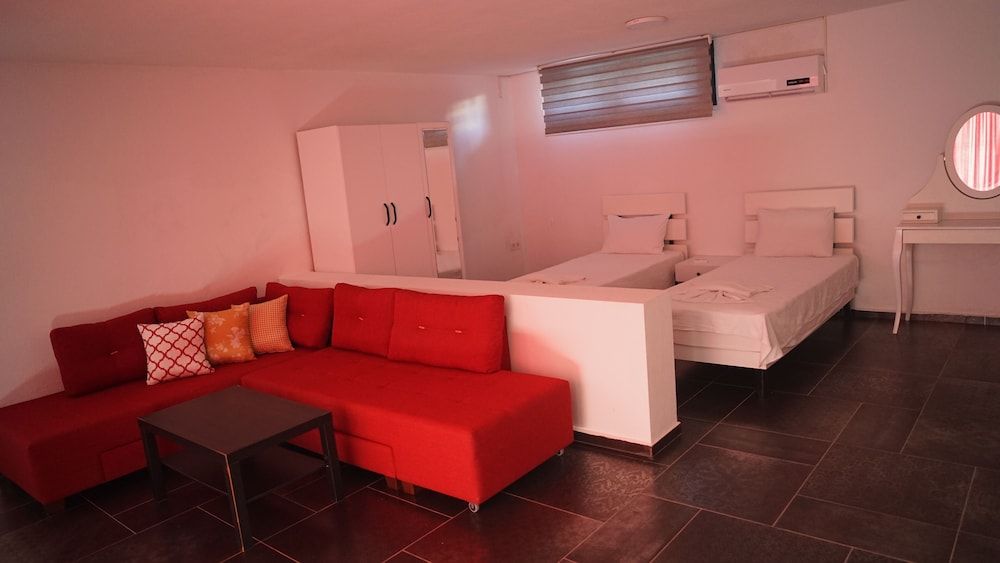 Karyada Hotel Studio, Pool View 20