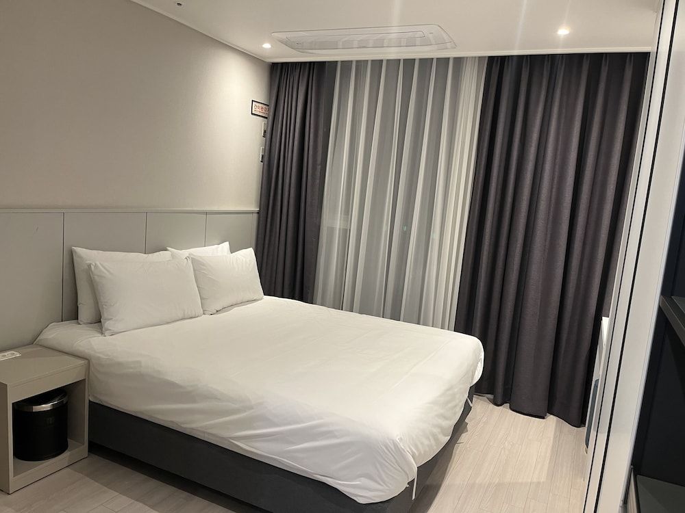 Ocean Park 9 Standard Double (City View)