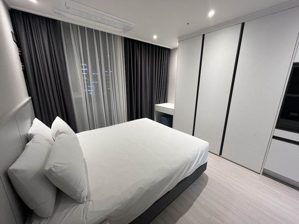 Ocean Park 9 Standard Double (City View) 2