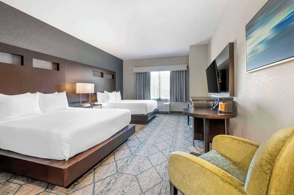 Room, 2 Queen Beds, Mobility Accessible, Non Smoking