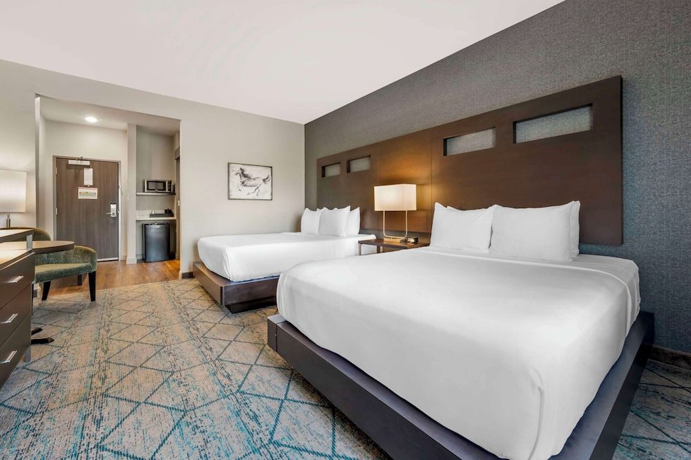 Room, 2 Queen Beds, Mobility Accessible, Non Smoking