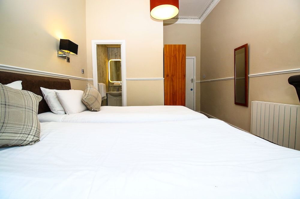 The Kelvingrove Hotel Twin Room 3